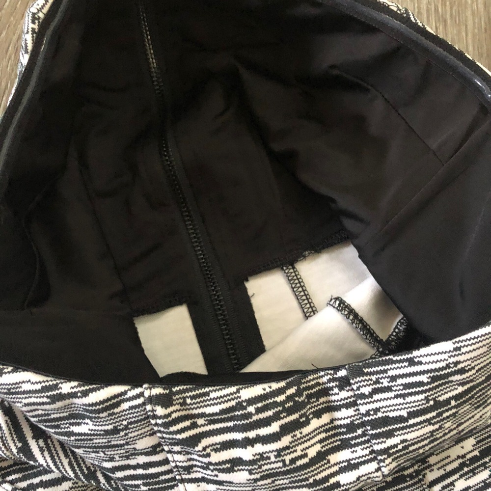 Victorias Secret Black White Abstract Zip Front Strapless Mini Dress sz 2 - Picture 9 of 10